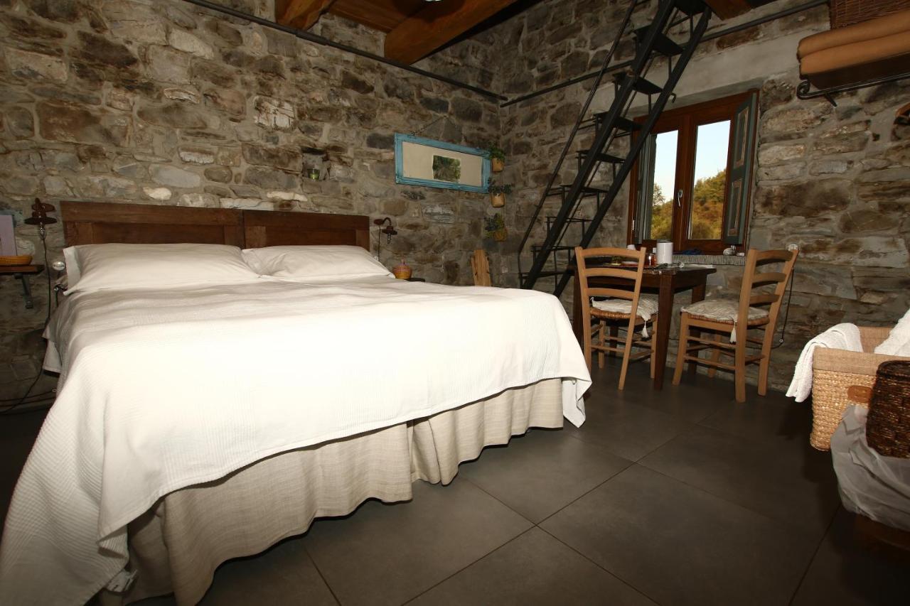 Mulino Marghen - Restored Watermill - Accomodation And Retreat Center Zeri エクステリア 写真