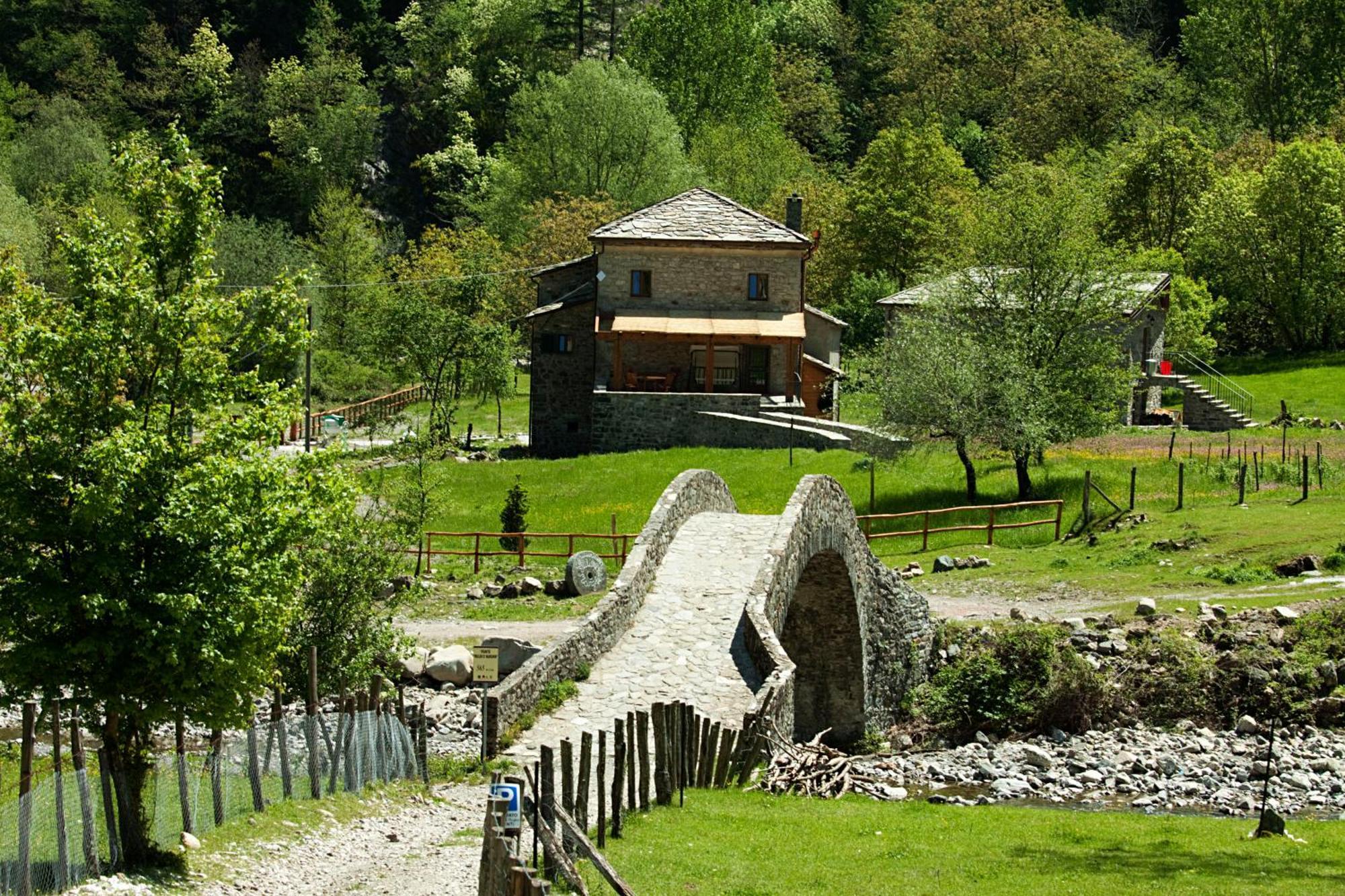 Mulino Marghen - Restored Watermill - Accomodation And Retreat Center Zeri エクステリア 写真