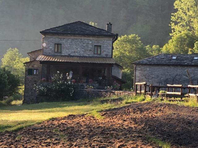 Mulino Marghen - Restored Watermill - Accomodation And Retreat Center Zeri エクステリア 写真